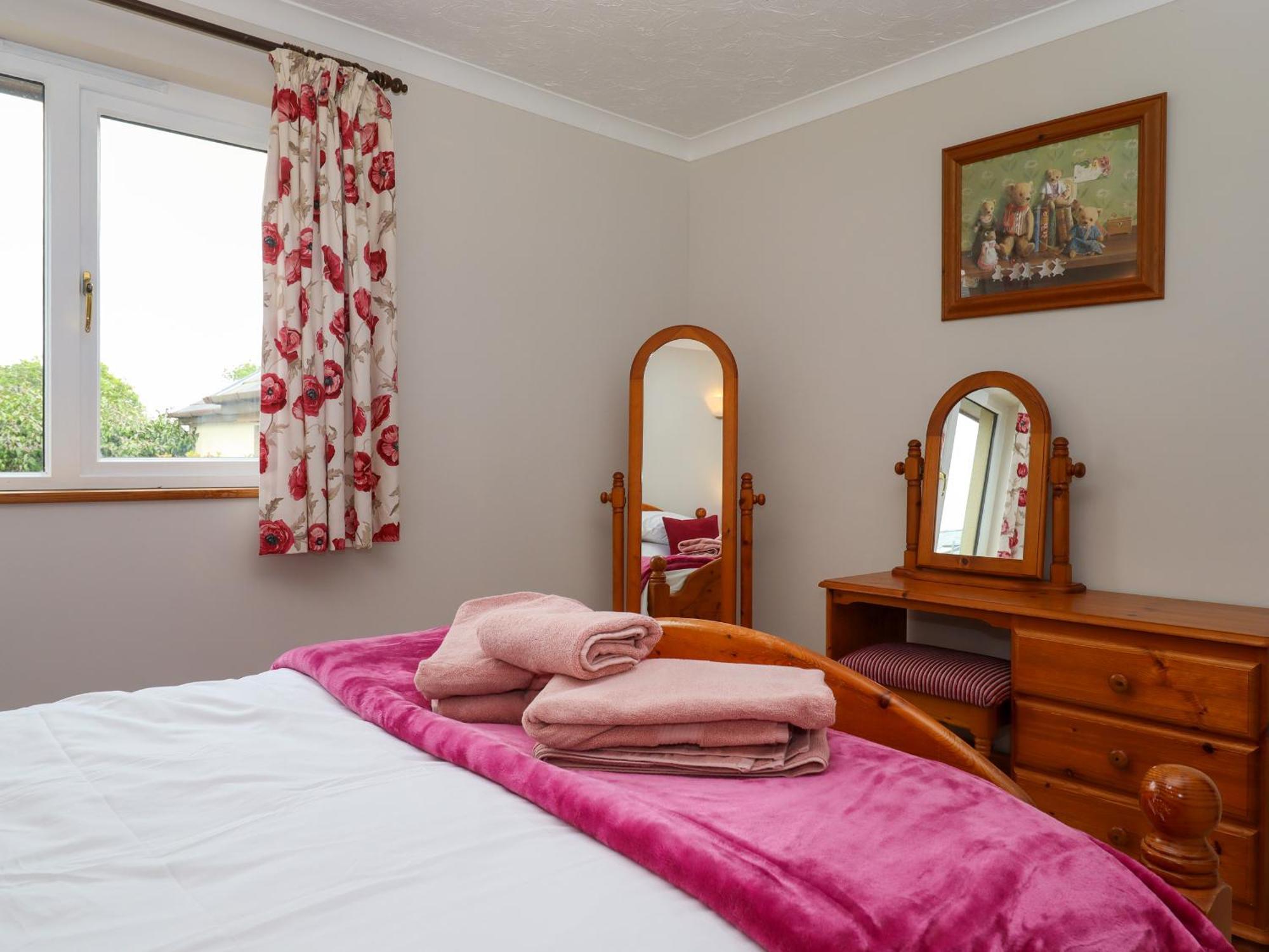 Hole Park Villa Holsworthy Bagian luar foto